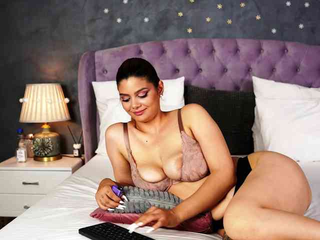 CeliaMinx webcam