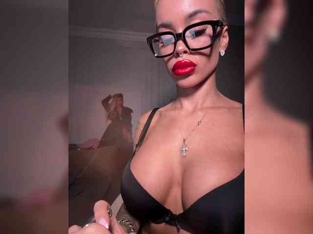 MariaMagdalena Sex Cam Show