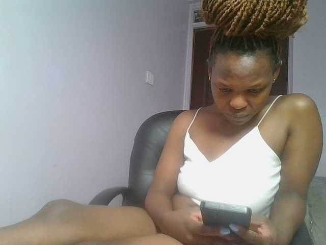 nudevelvet live cam on BongaCams