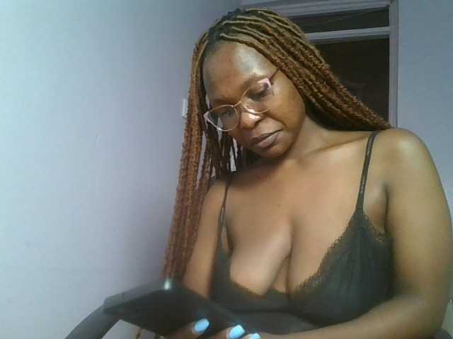 nudevelvet live cam on BongaCams