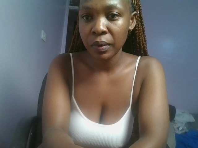 nudevelvet live cam on BongaCams