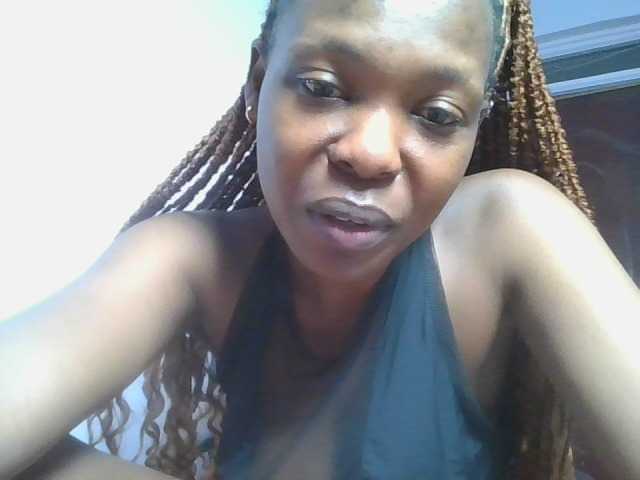 le modèle nudevelvet est en webcam porno dans un show sur le site bongacams, il possède les tags suivants: Ebony,Brunette,Hairy