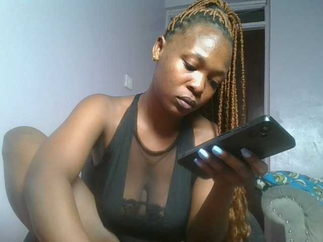 nudevelvet live cam on BongaCams