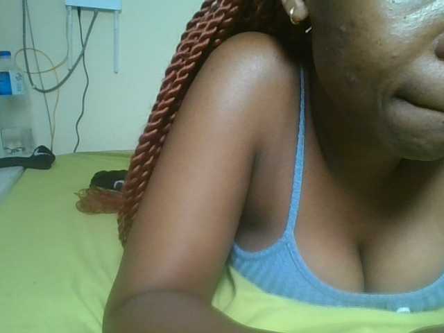 nudevelvet live cam on BongaCams