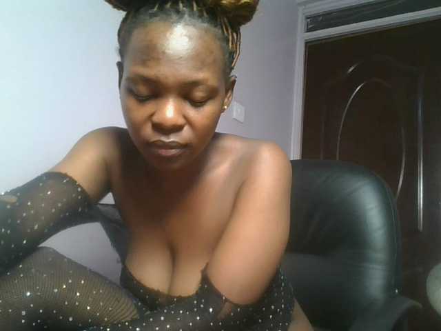 nudevelvet live cam on BongaCams