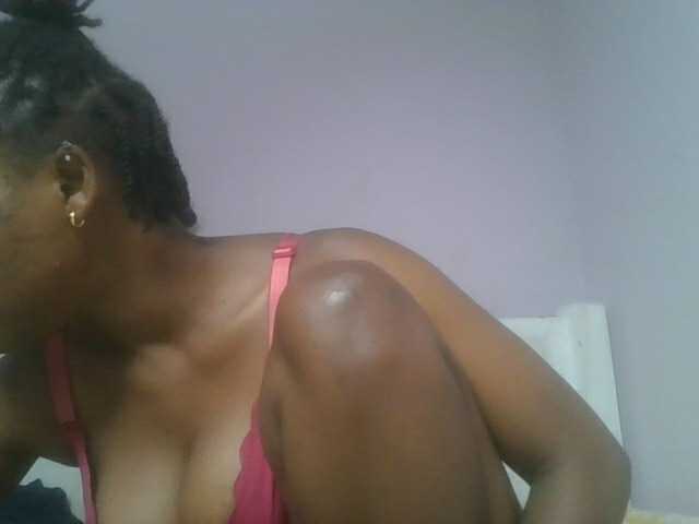nudevelvet live cam on BongaCams