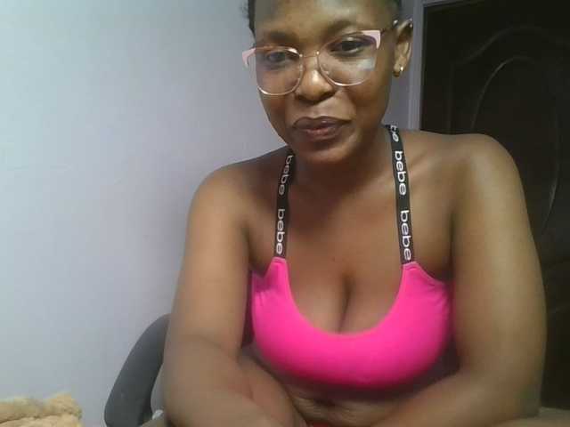nudevelvet live cam on BongaCams