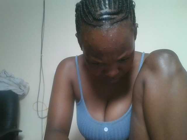 nudevelvet live cam on BongaCams