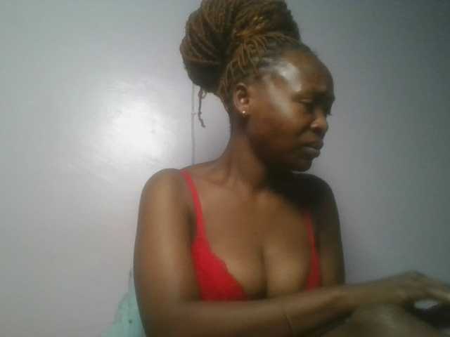nudevelvet live cam on BongaCams