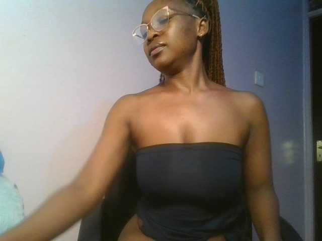 nudevelvet live webcam show