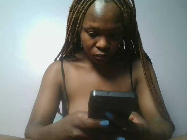 nudevelvet live cam on BongaCams