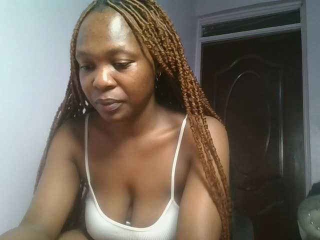 nudevelvet Live Cam on BongaCams