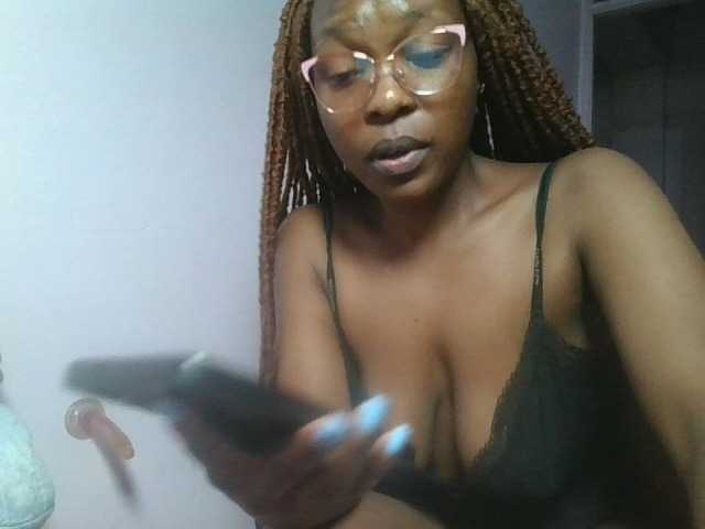 nudevelvet live cam on BongaCams