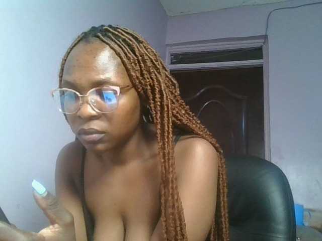 nudevelvet live cam on BongaCams
