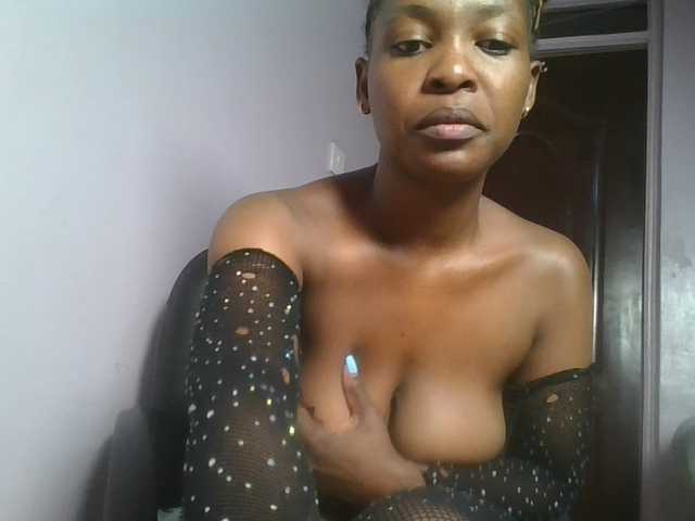 nudevelvet live cam on BongaCams