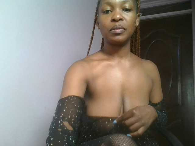 nudevelvet live cam on BongaCams