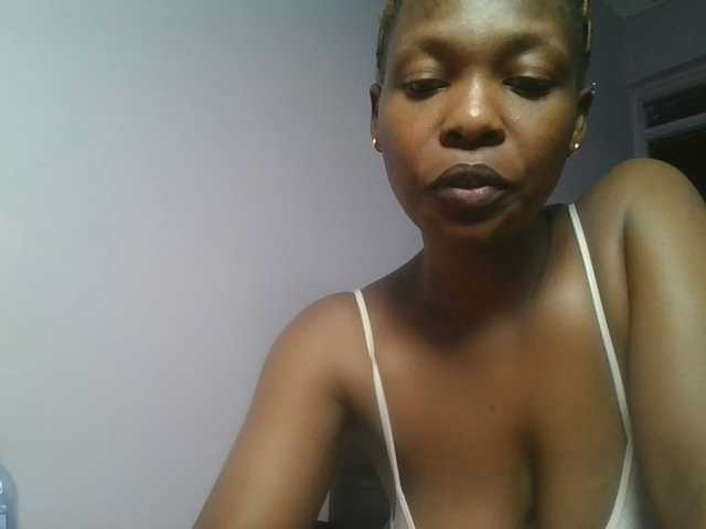 nudevelvet live cam on BongaCams