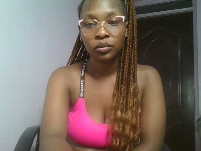 nudevelvet live cam on BongaCams