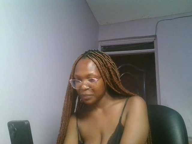 nudevelvet live cam on BongaCams