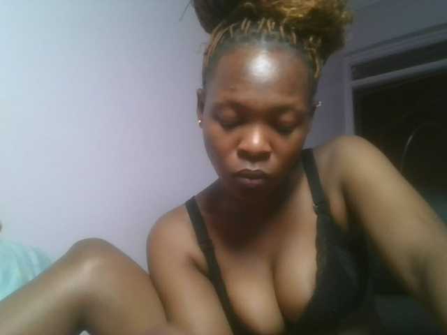 nudevelvet live cam on BongaCams