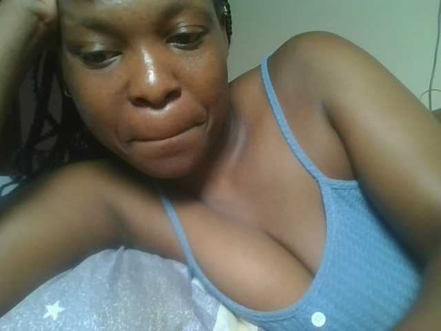 nudevelvet live cam on BongaCams