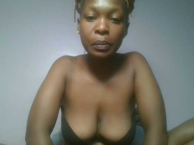 nudevelvet live cam on BongaCams