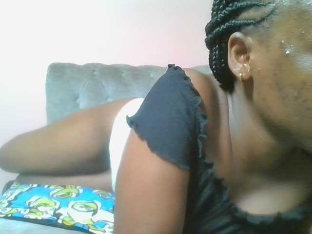 nudevelvet live cam on BongaCams
