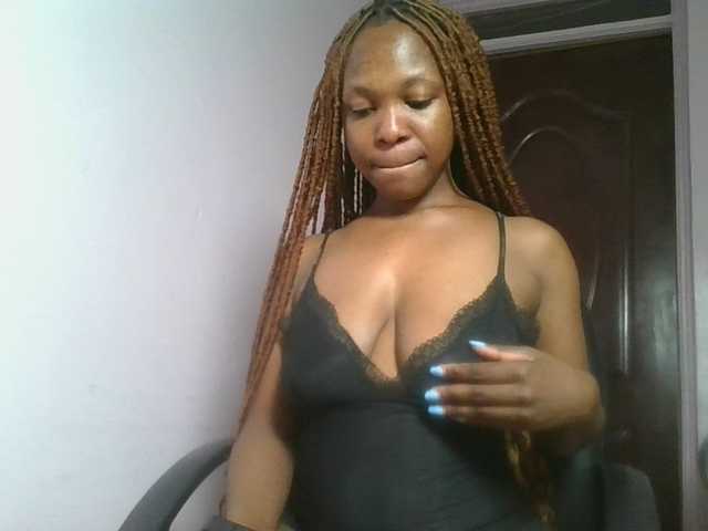 nudevelvet live webcam show