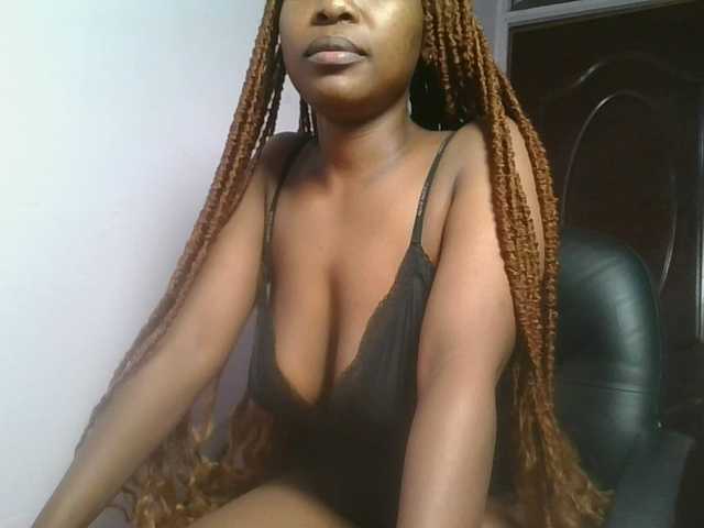 nudevelvet live webcam show