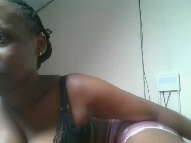 nudevelvet, live now on BongaCams