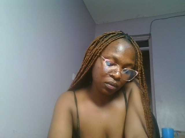 nudevelvet live cam on BongaCams