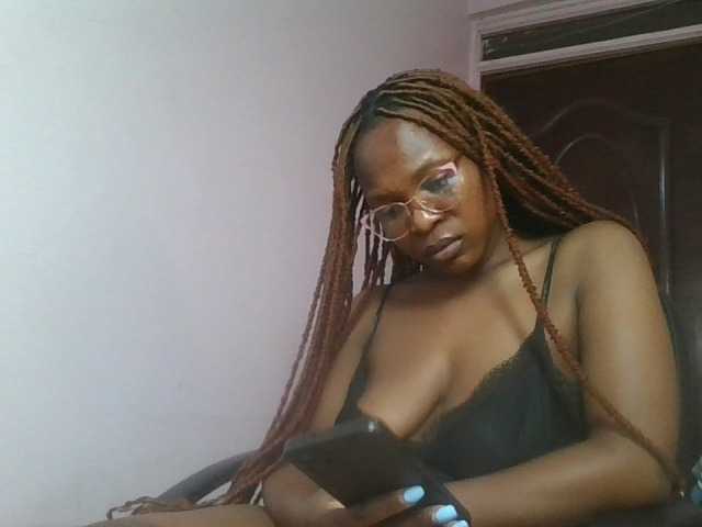 nudevelvet live cam on BongaCams