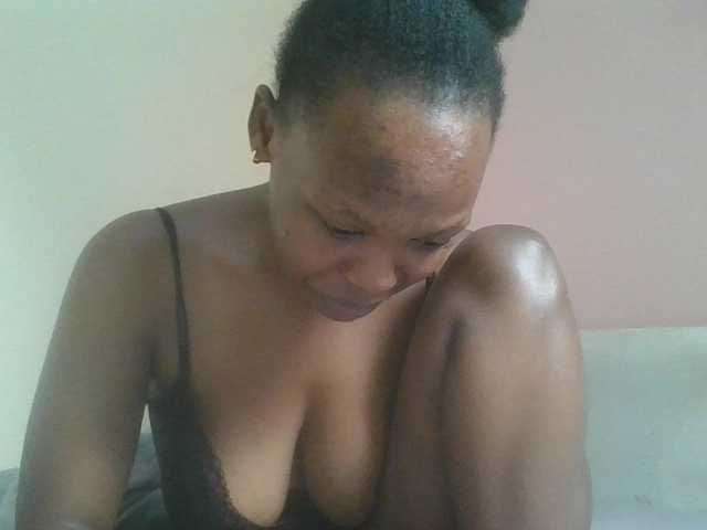 nudevelvet live cam on BongaCams