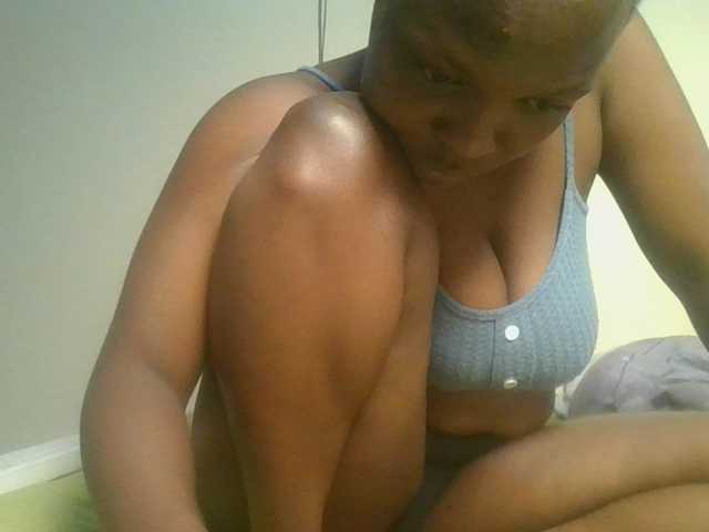 nudevelvet live cam on BongaCams