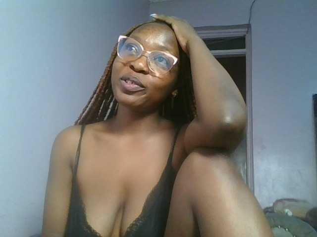 nudevelvet live cam on BongaCams