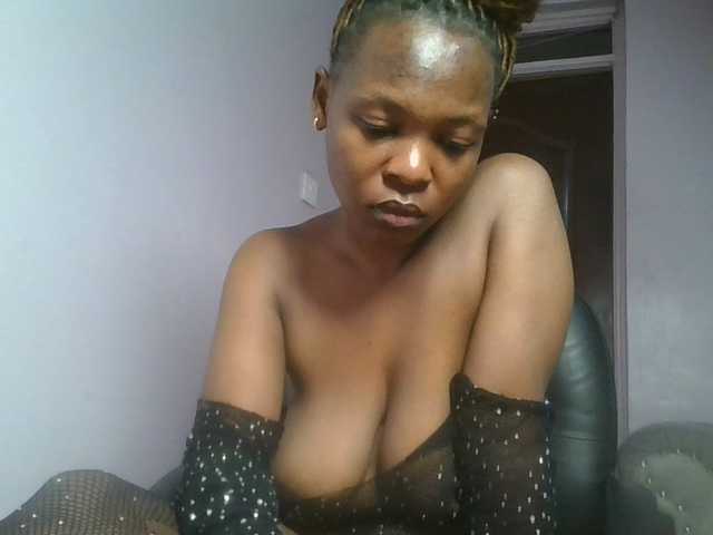 nudevelvet live cam on BongaCams