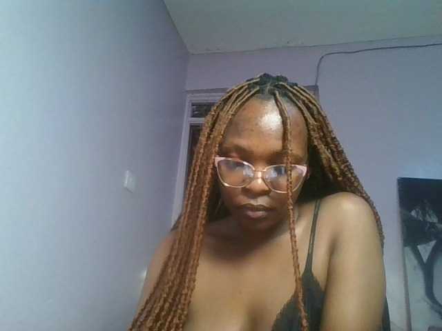 nudevelvet live cam on BongaCams