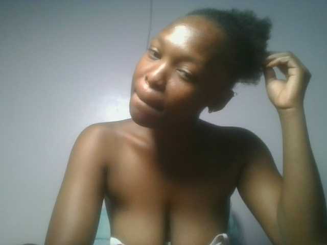 nudevelvet live cam on BongaCams