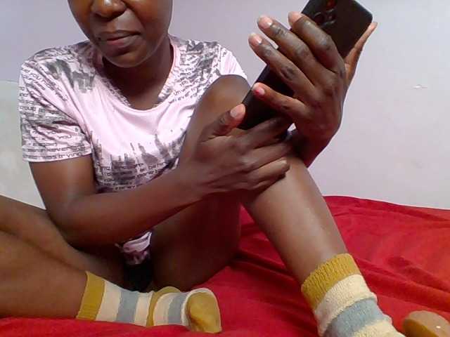 le modèle nudevelvet est en webcam porno dans un show sur le site bongacams, il possède les tags suivants: Ebony,Redhead,Hairy