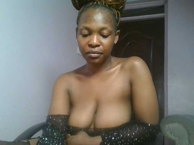 nudevelvet live cam on BongaCams
