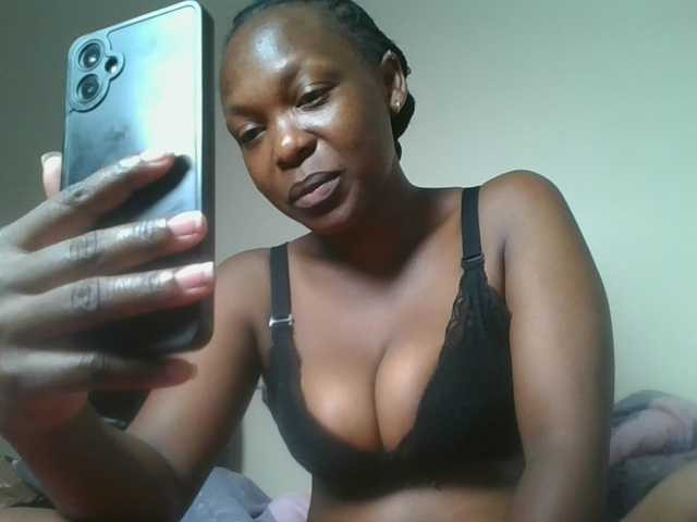 nudevelvet live cam on BongaCams