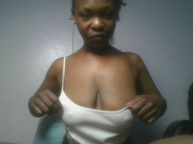 nudevelvet live cam on BongaCams