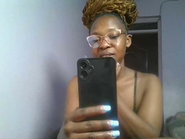 nudevelvet live cam on BongaCams