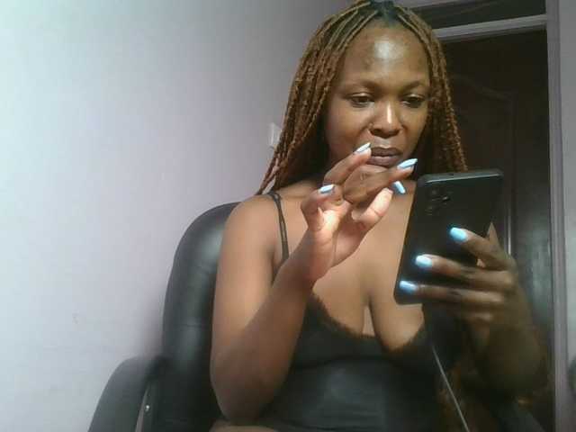 nudevelvet live webcam show