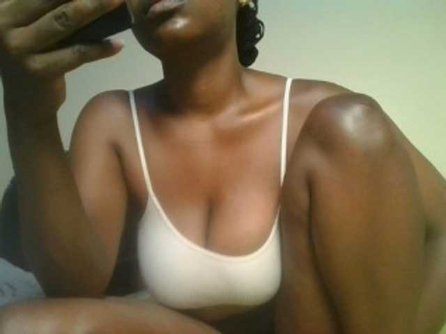 nudevelvet live cam on BongaCams