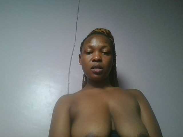 nudevelvet live cam on BongaCams