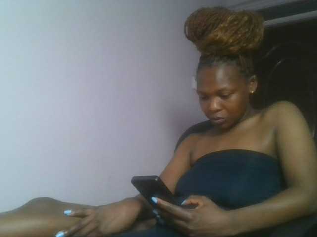 nudevelvet cam belle