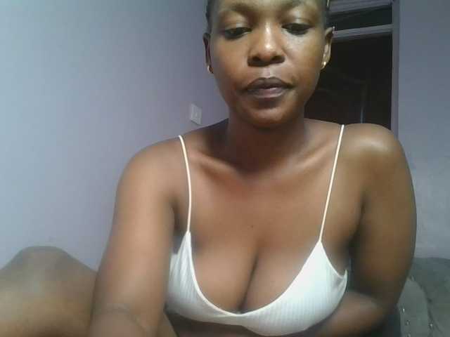 nudevelvet live cam on BongaCams