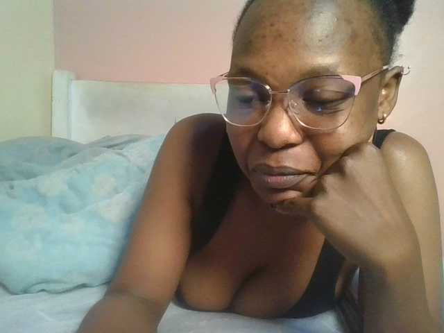 nudevelvet live cam on BongaCams