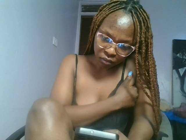 nudevelvet live cam on BongaCams